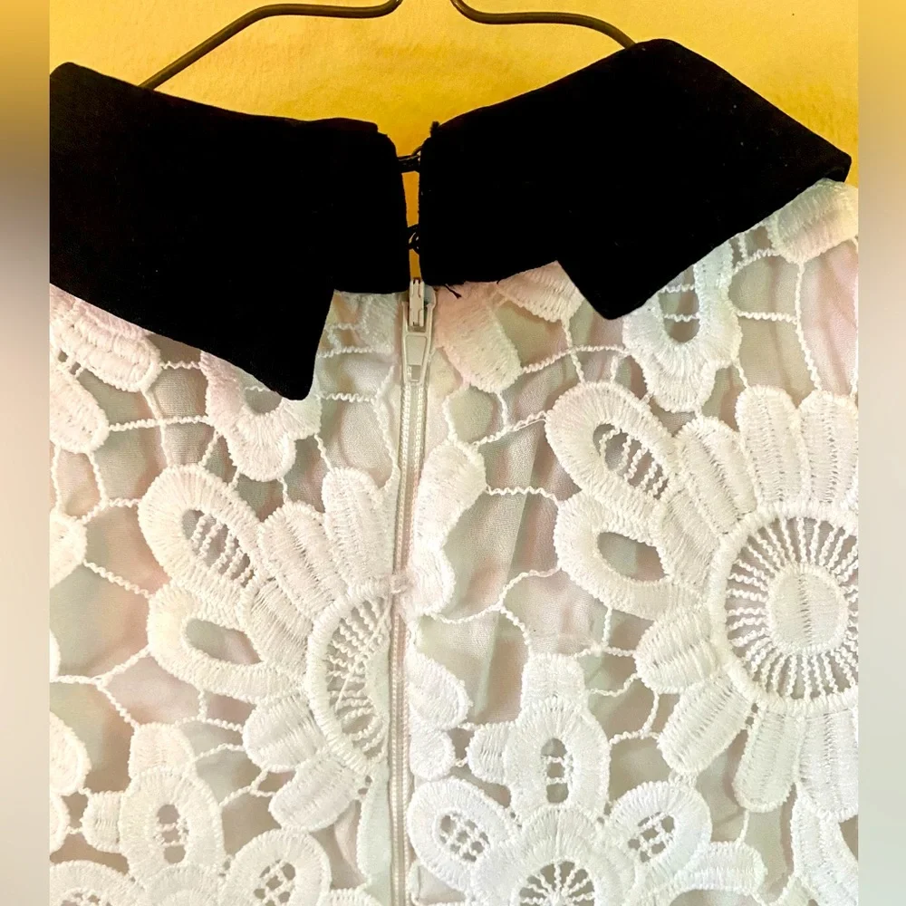 Aqua Short Sleeve Lace Top - Picture 6 of 7